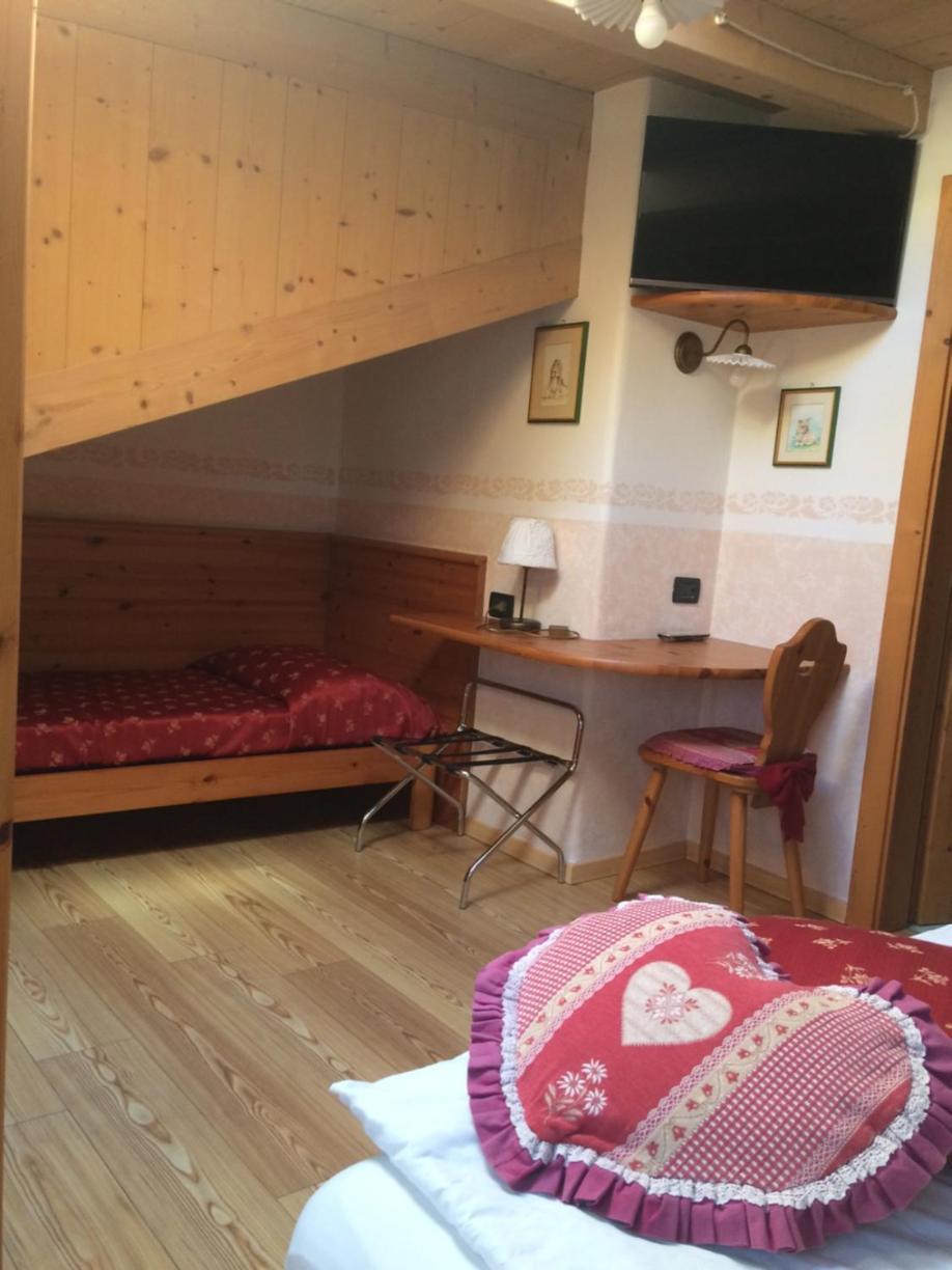 Hotel Garni Salvanel Cavalese Ngoại thất bức ảnh