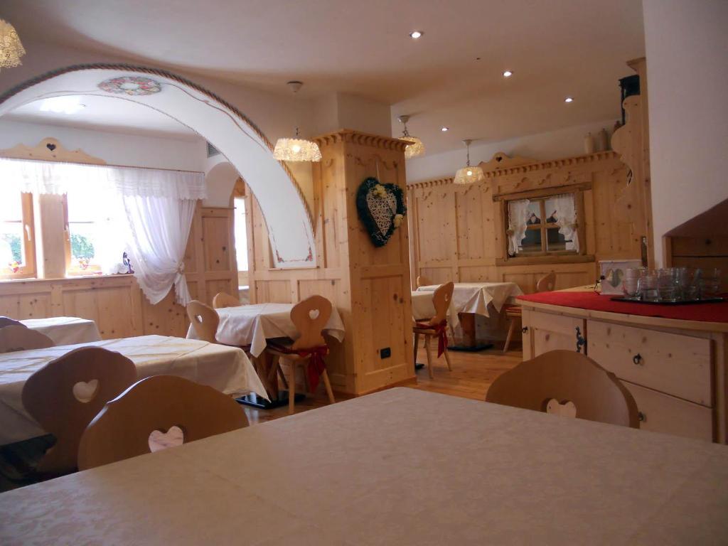 Hotel Garni Salvanel Cavalese Ngoại thất bức ảnh